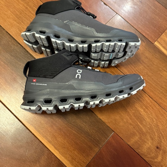 On Cloud Cloudhero Mid Waterproof Size 5.5Y. New Without box. - Picture 2 of 7